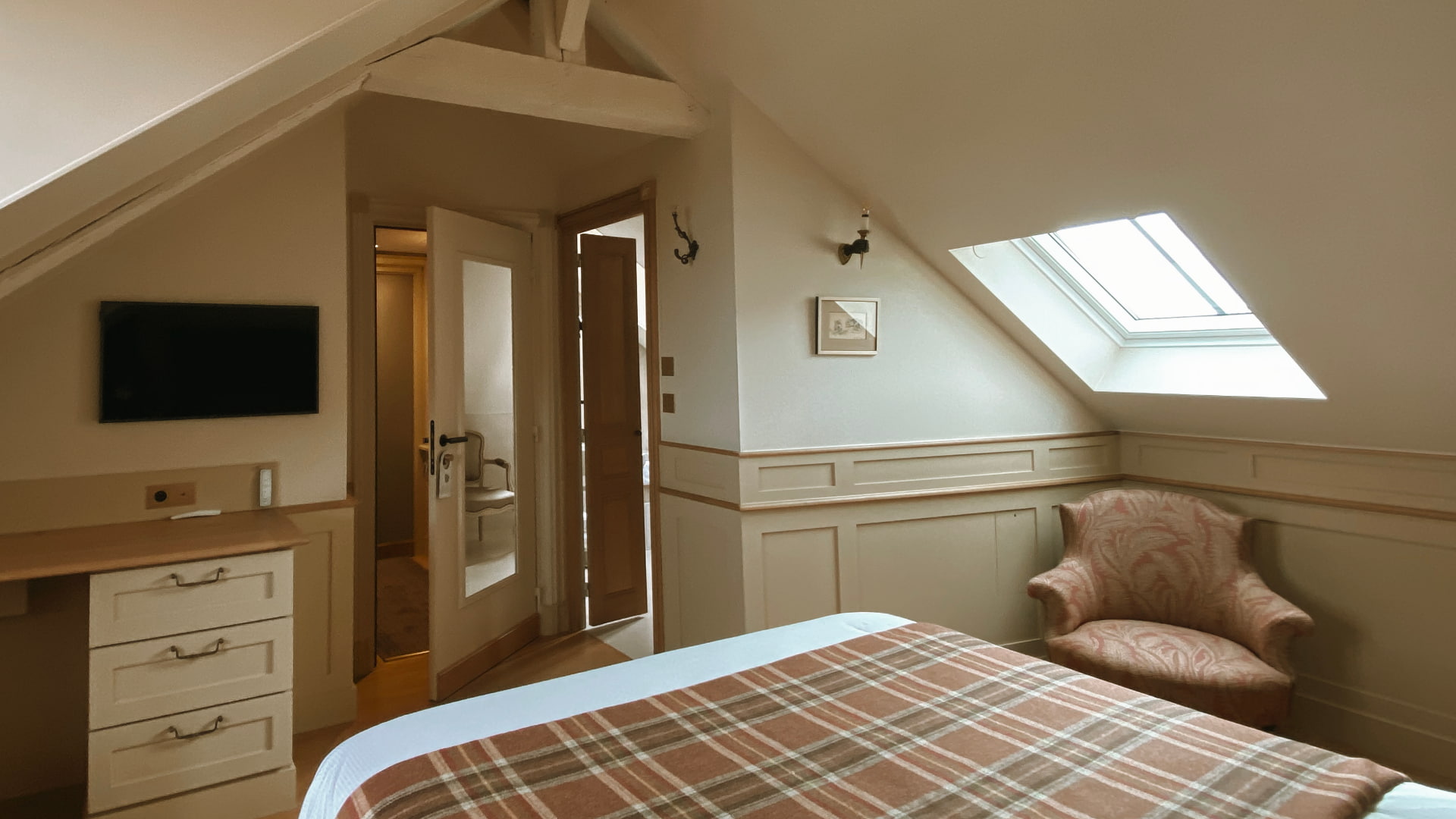 Estuaire%20Room%20w:a%204%20edit%202